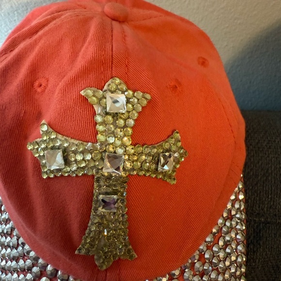 Woman’s one size fits all adjustable back salmon rhinestone cross baseball cap - Picture 2 of 6